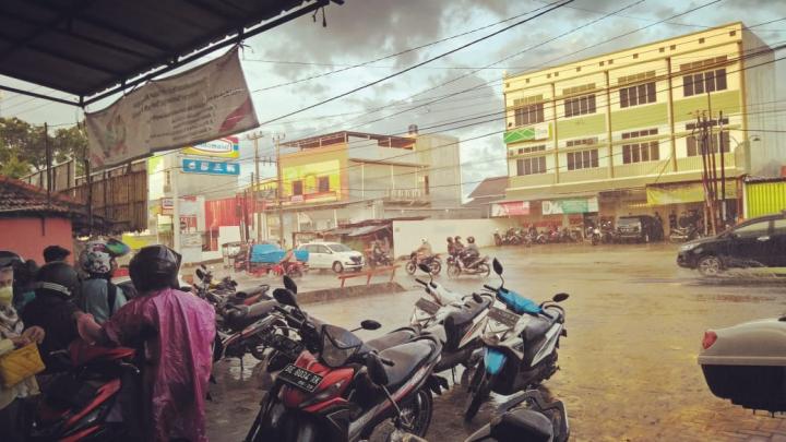 BMKG, Lampung Berpotensi Hujan!Â Senin, 27 Desember 2021Â 